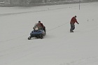 Snowboarder h�ngen auch am Haken.